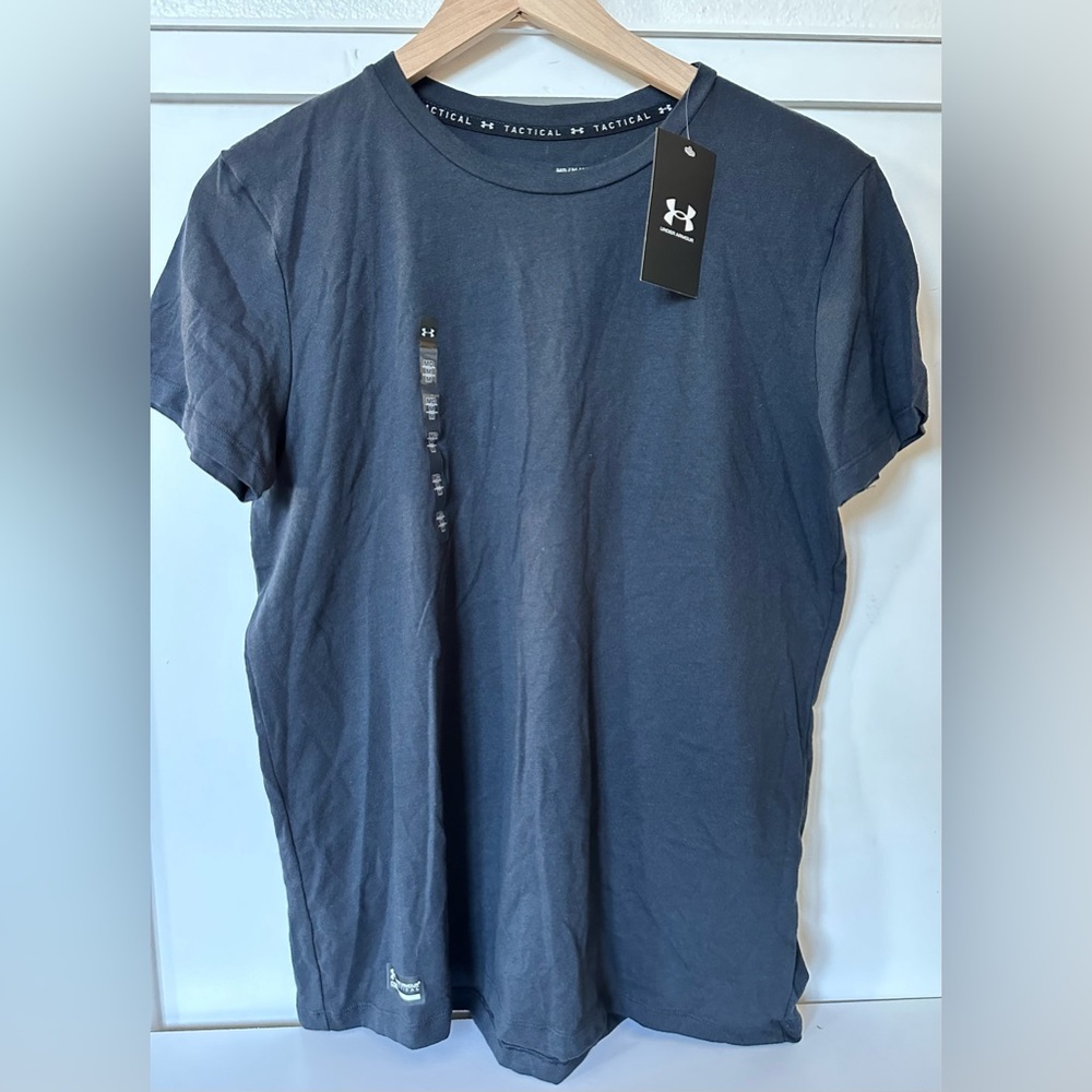 Brand new women’s under armour t shirt (2shirts)